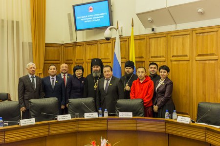 Встреча духовных лидеров традиционных религиозных общин Калмыкии с депутатами Народного Хурала