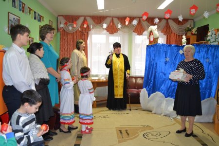 Социальная служба Успенского кафедрального собора провела несколько поздравительных мероприятий