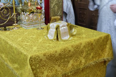 Освящение престола в Покровском  соборе