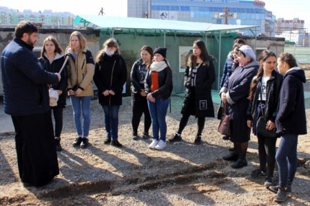 В Астрахани специалисты соцотрасли организовали экскурсию для детей в храм Сергия Радонежского