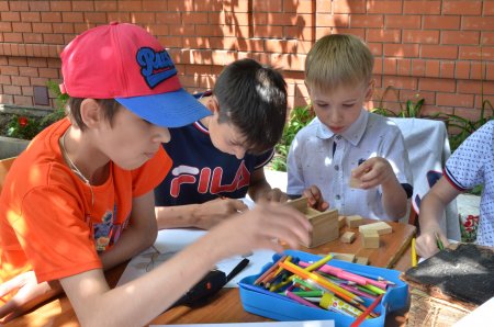 В Астраханской епархии состоялась культурно-просветительская благотворительная ярмарка