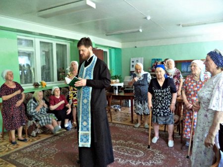 Социальная служба Успенского кафедрального собора продолжает свою деятельность