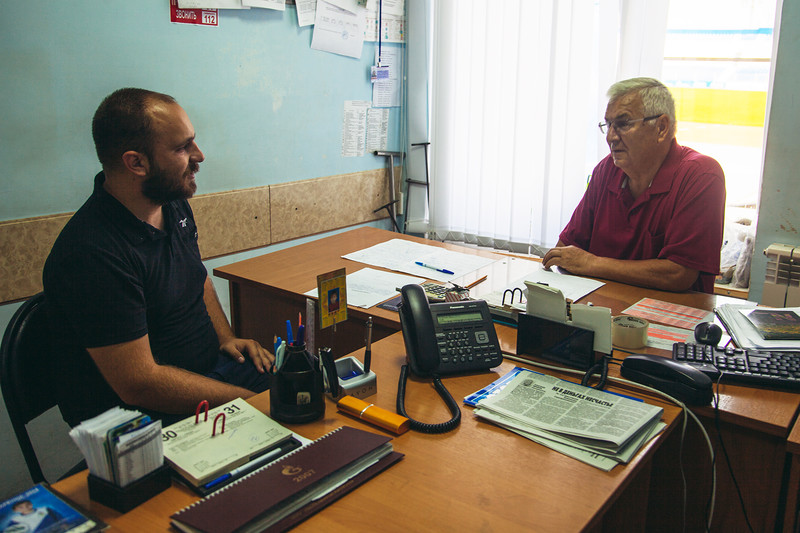 Рабочая встреча сотрудника отдела религиозного образования с директором Астраханского «Центрального» стадиона