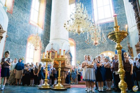 Школьная Божественная литургия в Православной гимназии