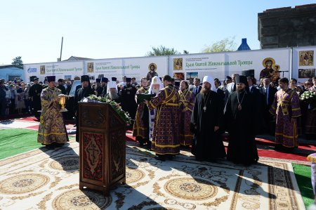 Святейший Патриарх Кирилл посетил строящийся Свято-Троицкий храм в Астрахани