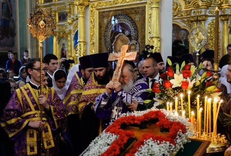 Предстоятель Русской Церкви совершил всенощное бдение в Казанском храме в Астрахани