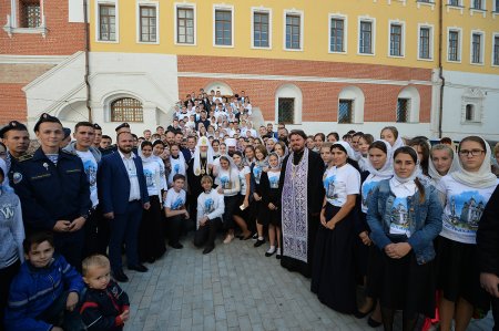 В праздник Воздвижения Креста Господня Предстоятель Русской Церкви совершил Литургию в Успенском соборе Астраханского кремля