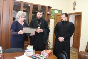 Библиотека Центра «Исток» получила в дар от Астраханской епархии православную литературу