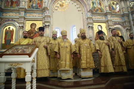 Митрополит Никон принял участие в церковных торжествах в г. Заречном (Каменская епархия)