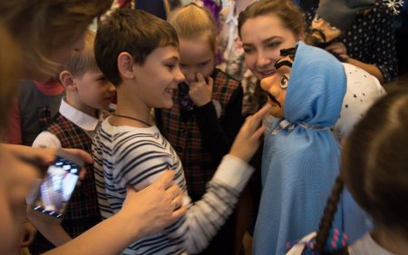 Приходская молодёжь представила ученикам Православной гимназии рождественский спектакль