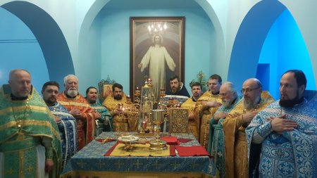Соборная Литургия участников тюремной секции Рождественских чтений в Покровском храме Бутырского замка
