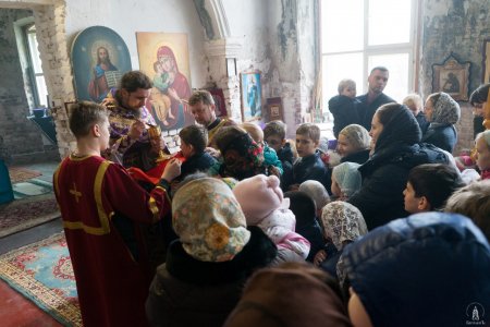 Божественная литургия для юных прихожан Иоанно-Предтеченского монастыря