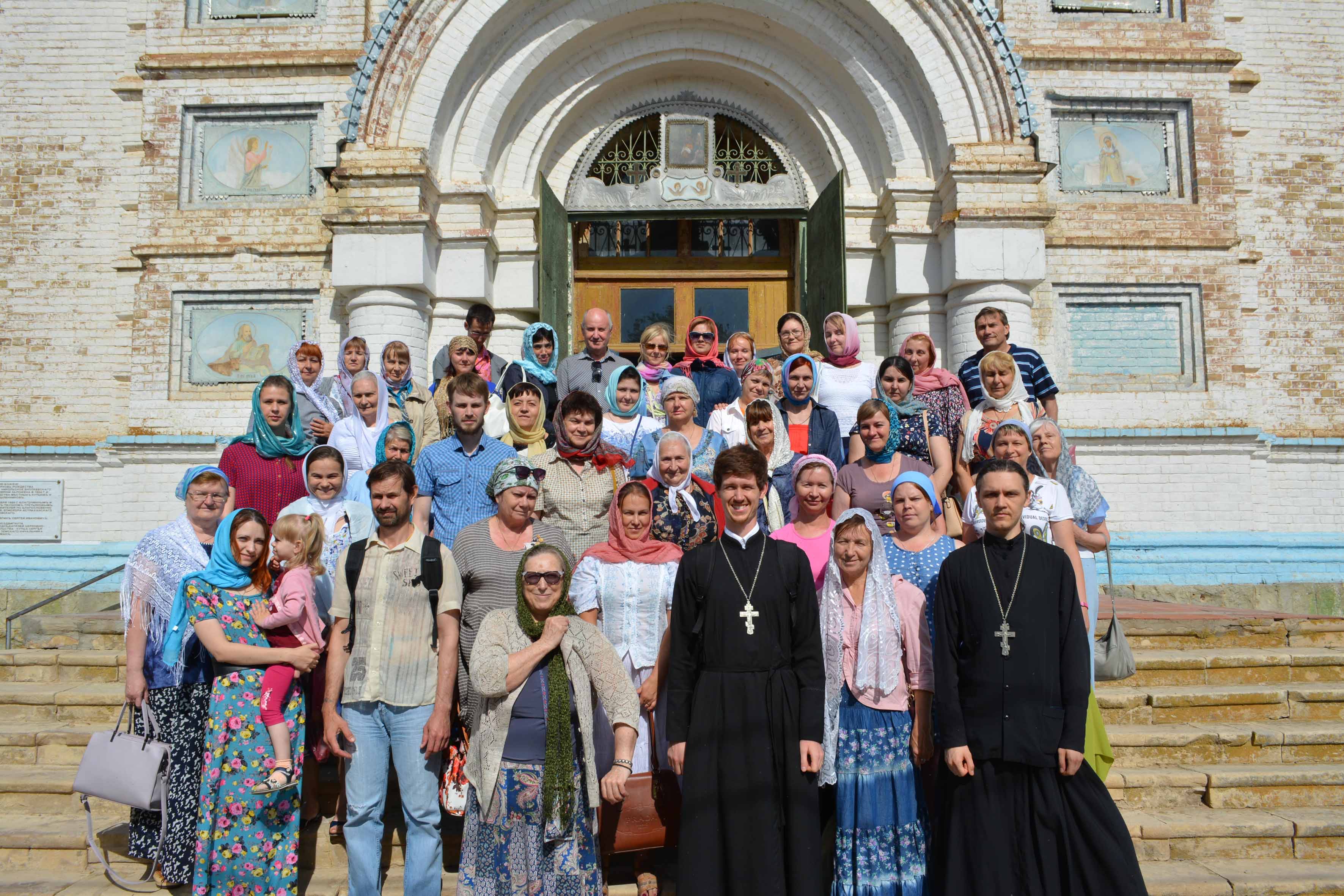 Слушатели катехизических курсов при Покровском соборе совершили паломническую поездку