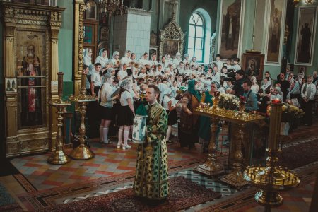 Литургия в Покровском соборе в День защиты детей