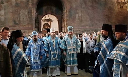Архиерейское богослужение  Свято-Троицкой Сергиевой Лавре