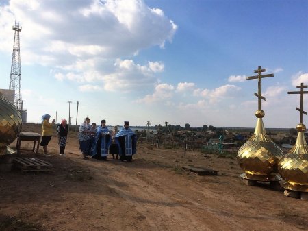 Освящение купольных крестов и куполов в храмах Астраханской епархии