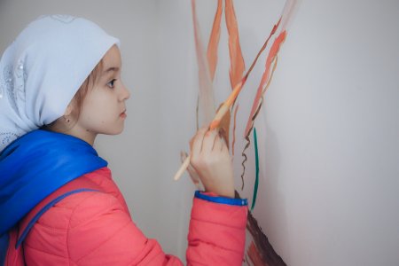 Для воспитанников Андреевской воскресной школы провели мастер-класс по росписи стен храма