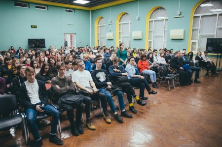 Студенты АГУ обсудили с новосибирским протоиереем его фильм об экстремизме