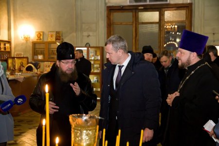 Глава региона Сергей Морозов посетил астраханские храмы