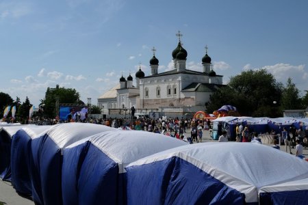 Социальная ярмарка и «Белый цветок» в Астрахани