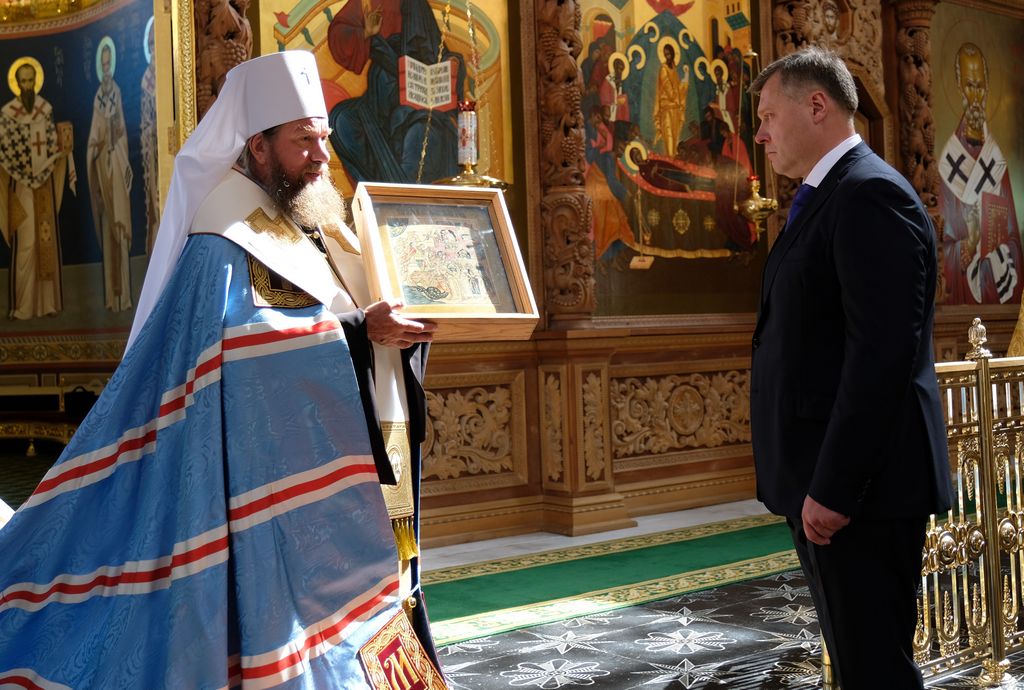 Митрополит Никон совершил благодарственный молебен по случаю инаугурации губернатора Астраханской области Игоря Бабушкина
