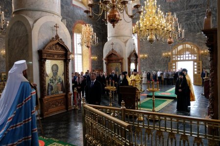 Митрополит Никон совершил благодарственный молебен по случаю инаугурации губернатора Астраханской области Игоря Бабушкина