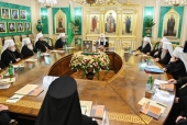 Святейший Патриарх Кирилл возглавил внеочередное заседание Священного Синода