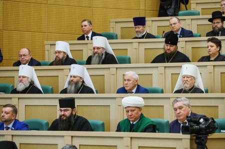 Митрополит Никон принял участие в VIII Рождественских Парламентских встречах в Совете Федерации