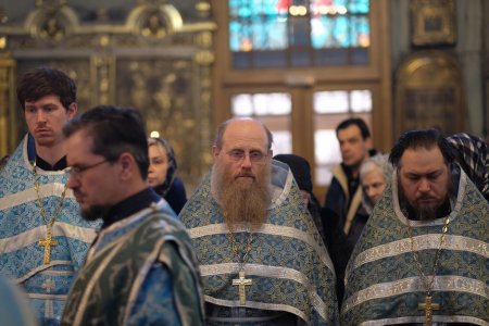 Святыни из Свято-Успенского Вышенского монастыря в Астрахани
