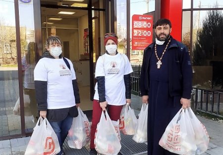 Астраханская епархия продолжает оказывать социальную помощь астраханцам, находящимся в трудной жизненной ситуации