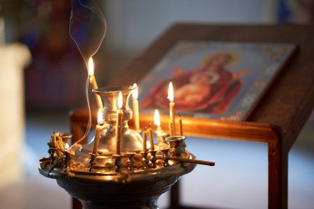 22 августа 2020 г. в возрождающемся астраханском храме иконы Божией Матери «Знамение» была совершена первая за 96 лет Божественная литургия