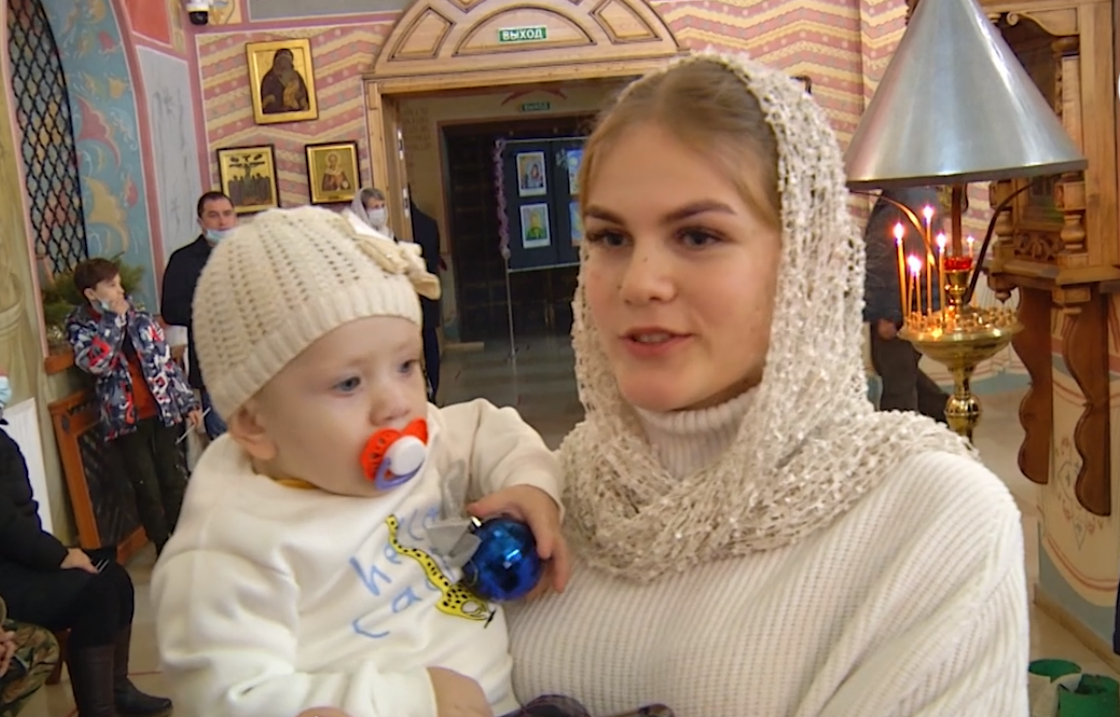 Видеосюжет телеканала «Астрахань-24»: Астраханцы семьями пришли в храм на Рождественскую службу