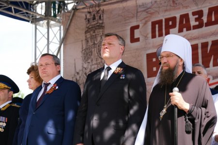 Митрополит Никон принял участие в торжествах, посвященных 76-й годовщине победы в Великой Отечественной войне