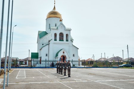 Торжественное построение в Казачьем кадетском корпусе 