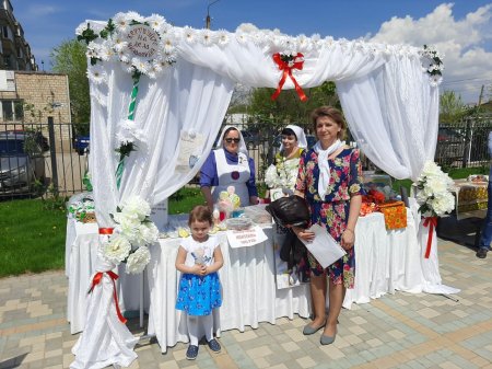 Прихожане храмов митрополии приняли участие в Благотворительной акции «Белый цветок»