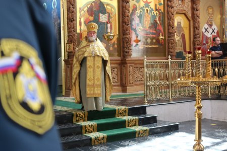В Успенском кафедральном соборе был совершен молебен для сотрудников МЧС Астраханской области