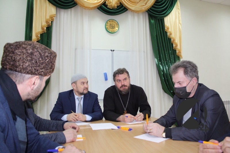 В Астрахани создали общественный штаб по оказанию гуманитарной помощи беженцам