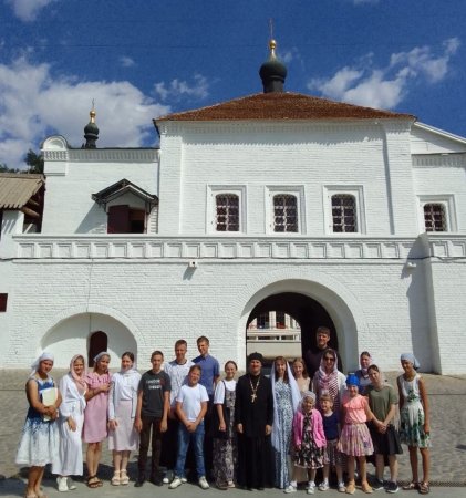 2 июля 2022 г. Никольский храм Астраханского кремля посетили паломники из г. Харабали (Ахтубинская епархия)