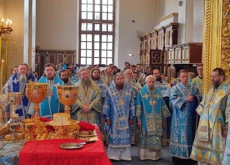 Церковные торжества в честь 443-й годовщины явления Казанской иконы Божией Матери прошли в столице Татарстана