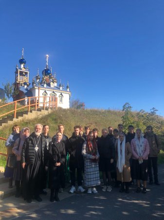Ученики Православной гимназии совершили паломничество в Донскую митрополию