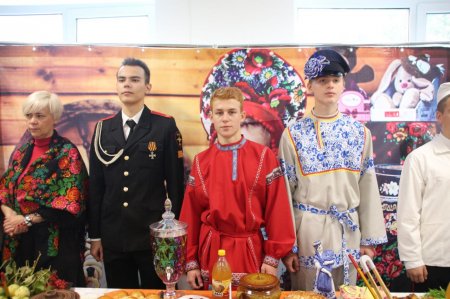 В преддверии дня народного единства в Астраханском суворовском училище прошёл Фестиваль национальных культур