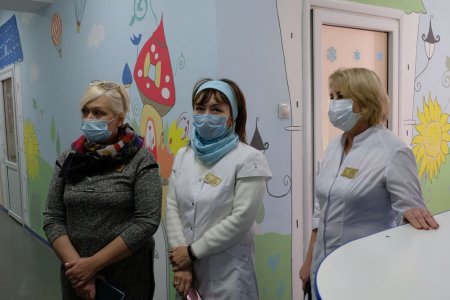 Митрополит Никон посетил детскую больницу