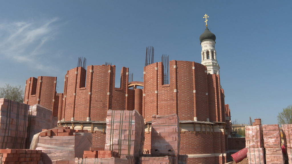 В Астрахани возводят Благовещенский храм