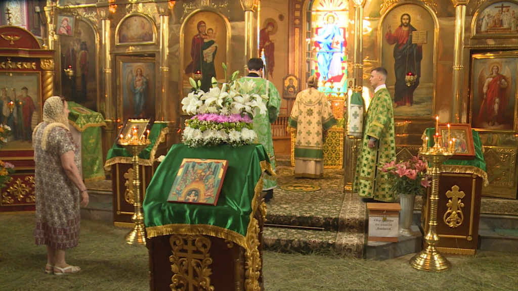 Видеосюжет государственной телерадиокомпании «Лотос»: Как православные астраханцы отметили День Святого Духа