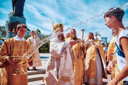 Архиерейское богослужение в День Крещения Руси