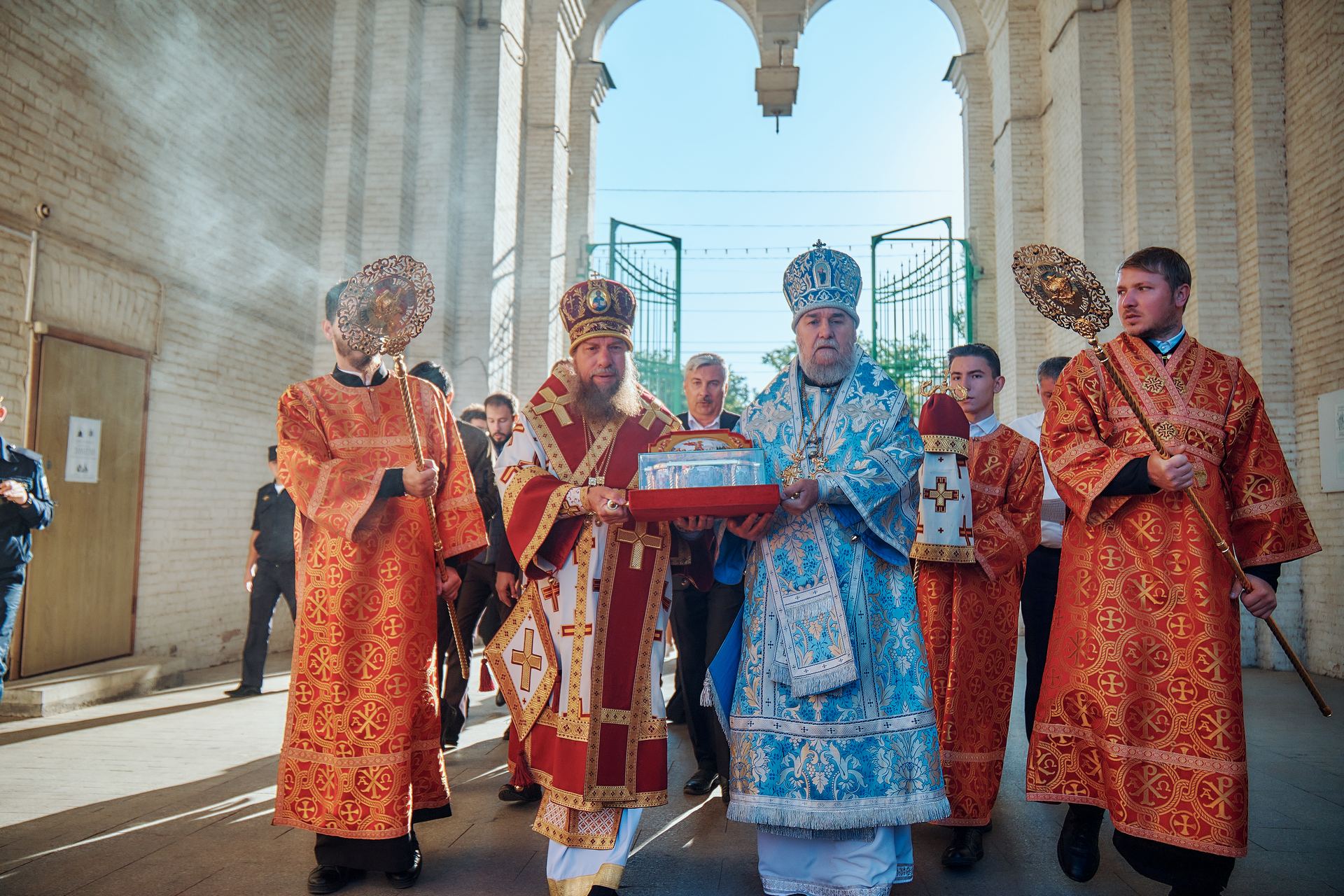 В Астрахань прибыл ковчег с мощами святого великомученика Георгия Победоносца