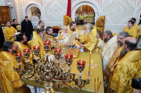 Митрополит Никон принял участие в Патриаршем богослужении в Покровском Хотькове монастыре