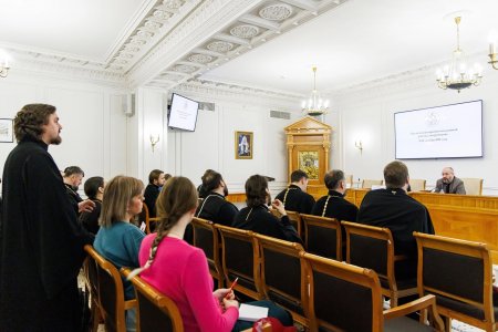 В Общецерковной аспирантуре прошли курсы повышения квалификации по организации церковно-молодежной работы с подростками