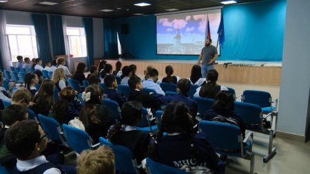 В школах Астрахани прошли показы роликов в рамках проекта “Анимация добра и подвига”