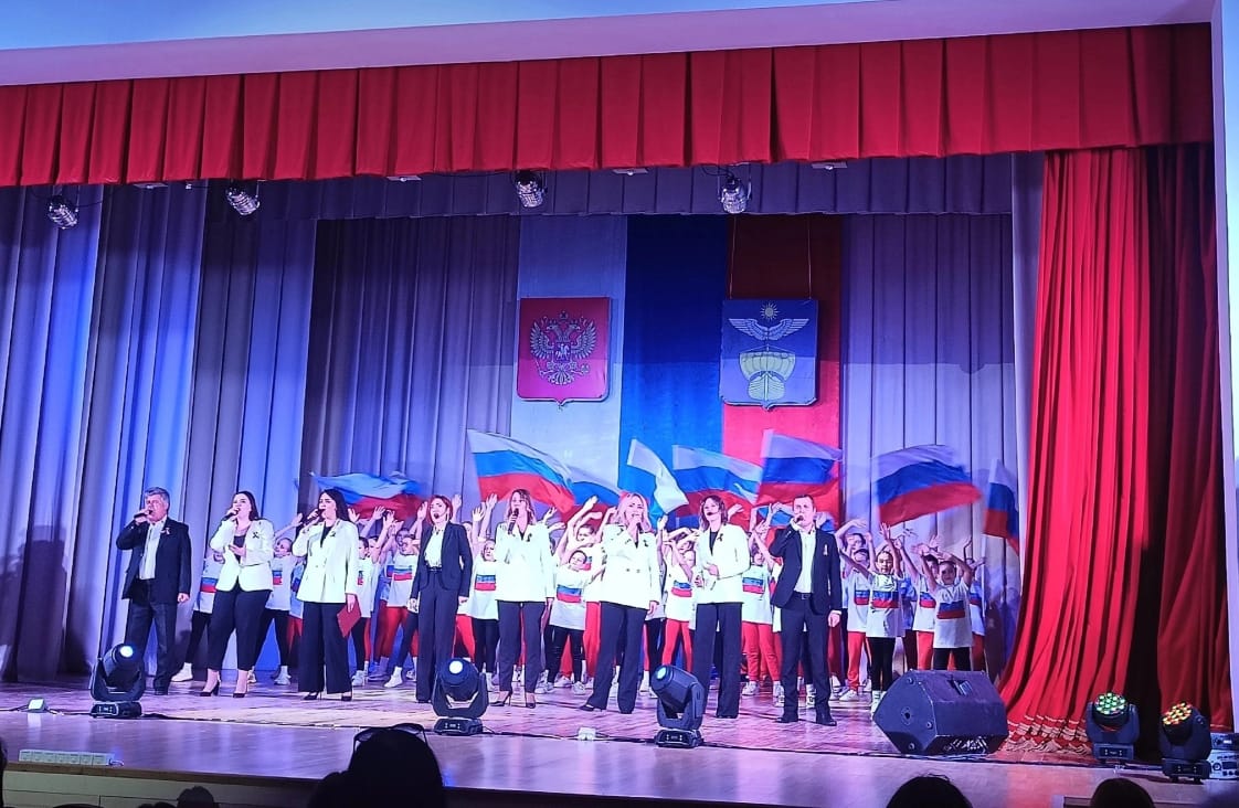 В Ахтубинске прошел концерт «Мы едины навсегда»